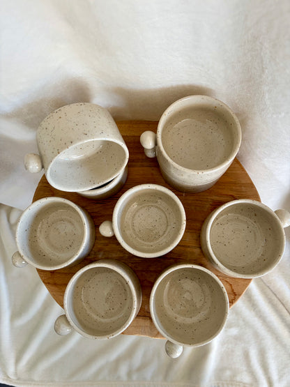 Tasses mouchetées